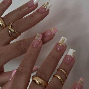 24pc Press On Nail Set from the Nail Bar 💅